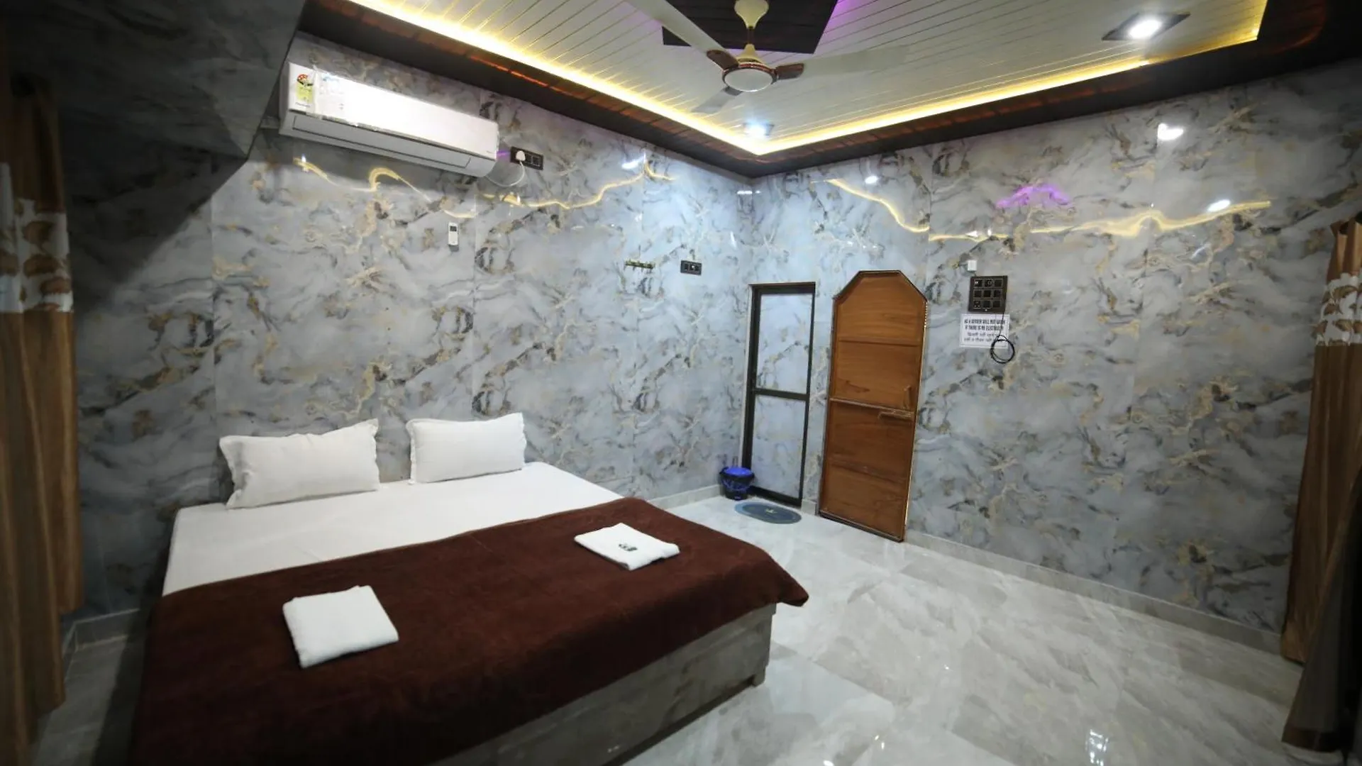 Maa Vishalakshi Home Stay Βαρανάσι